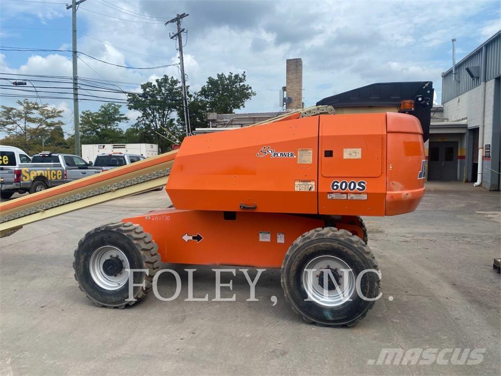 JLG 600S Körüklü personel platformları