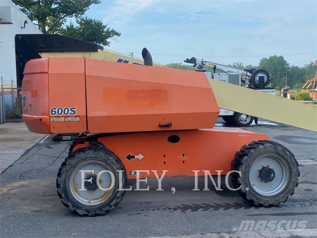 JLG 600S Körüklü personel platformları