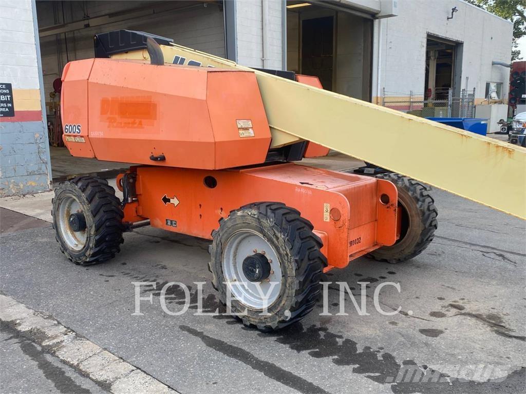 JLG 600S Körüklü personel platformları