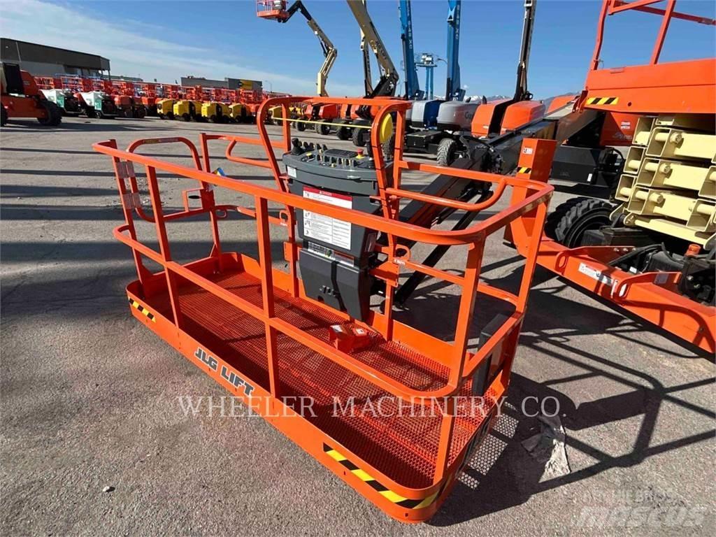 JLG 660SJ Körüklü personel platformları
