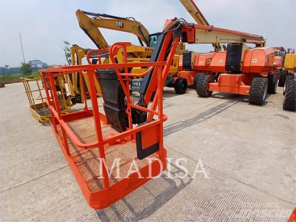 JLG 800AJ Körüklü personel platformları