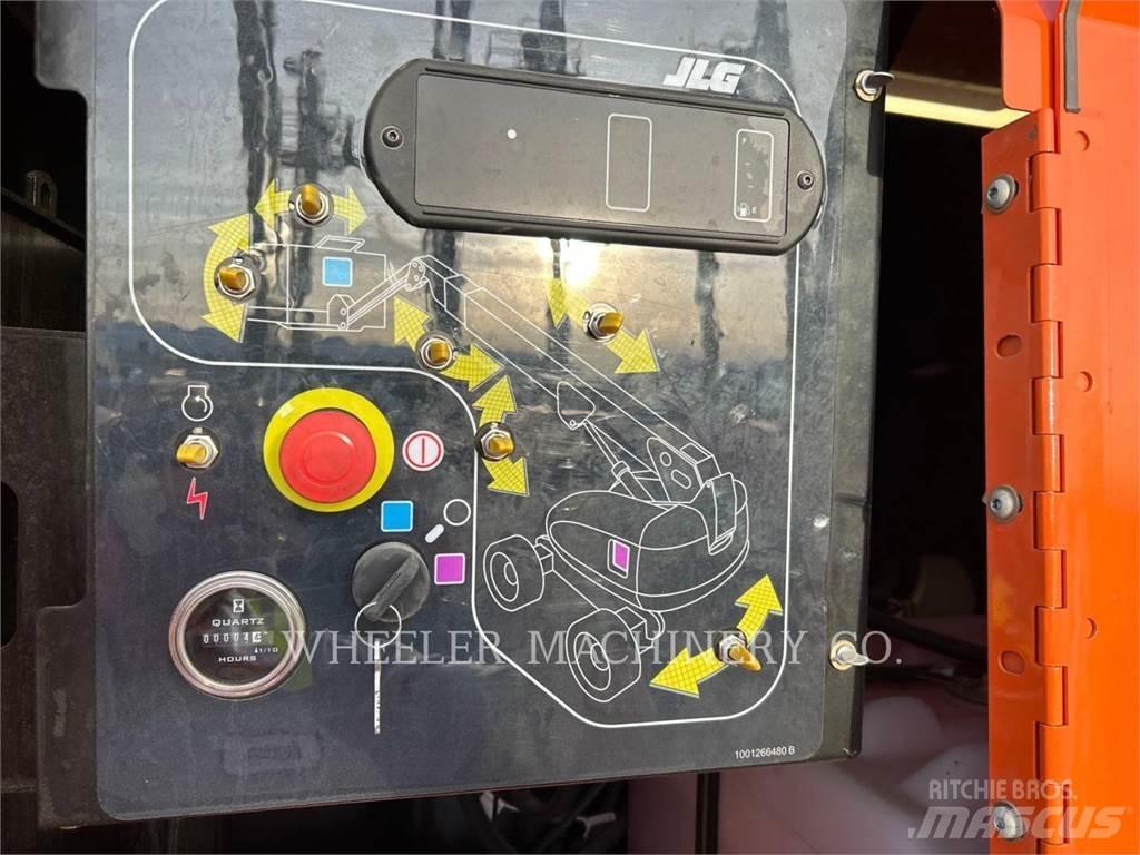 JLG 860SJ SP Körüklü personel platformları