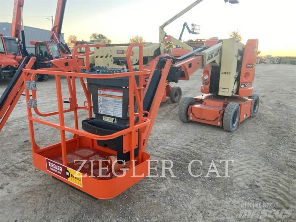 JLG E300AJP Körüklü personel platformları