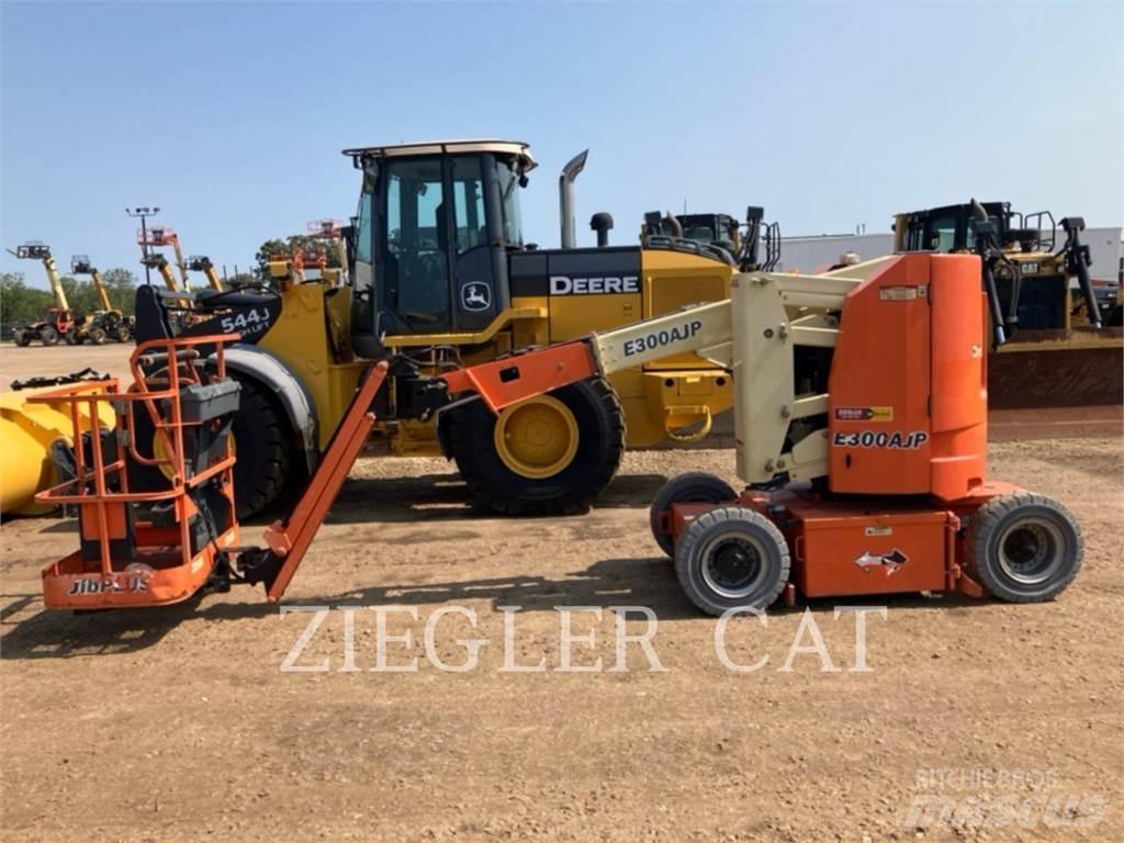 JLG E300AJP Körüklü personel platformları