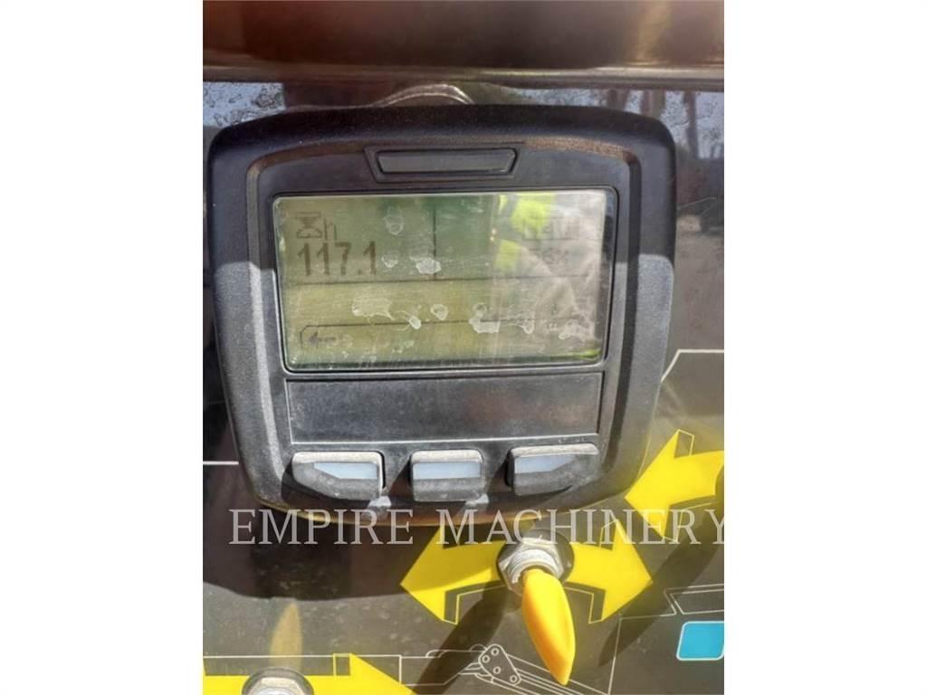 JLG E300AJP Körüklü personel platformları