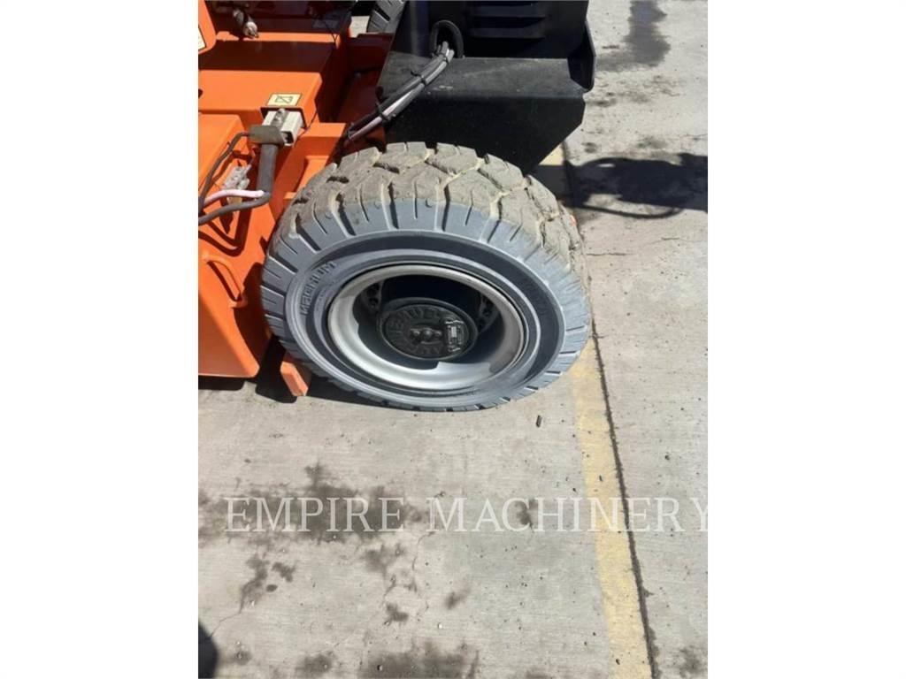 JLG E300AJP Körüklü personel platformları