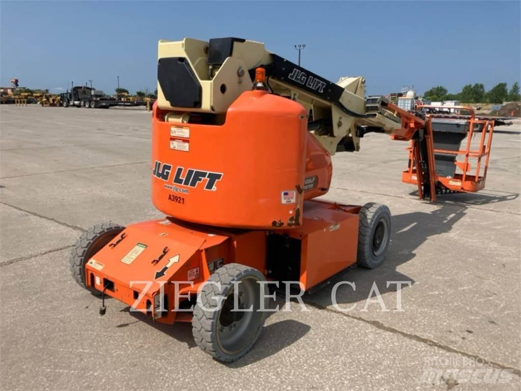 JLG E400AJPN Körüklü personel platformları