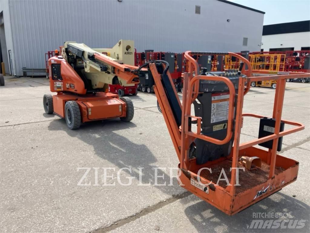 JLG E400AJPN Körüklü personel platformları