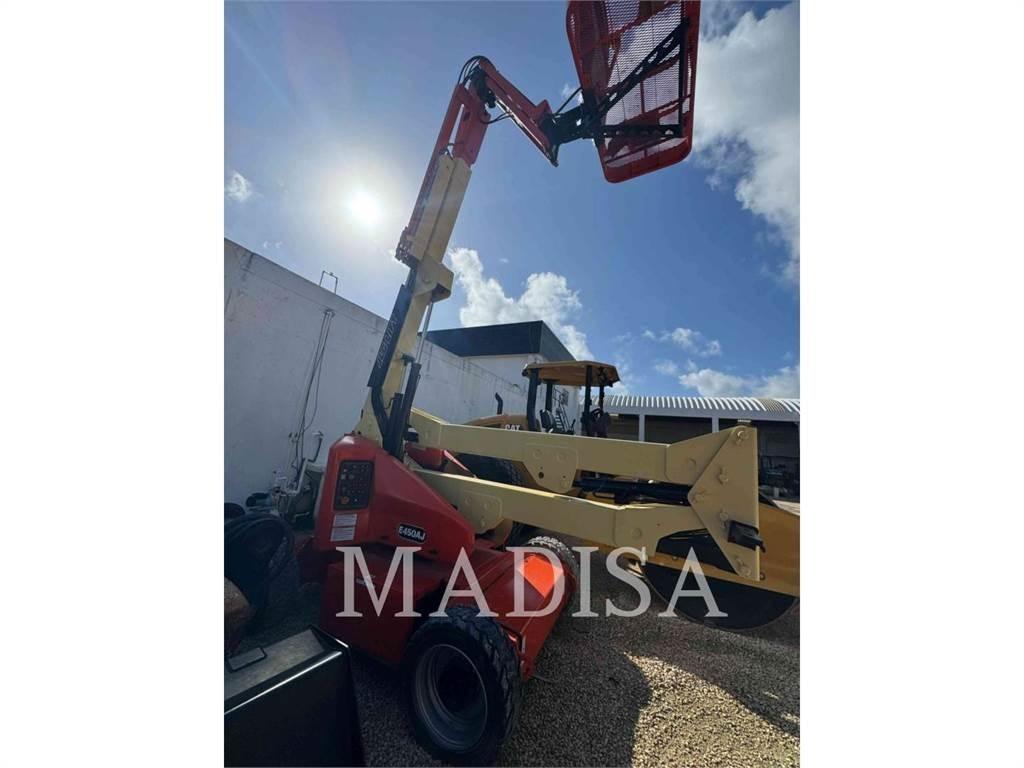 JLG E450AJ Körüklü personel platformları