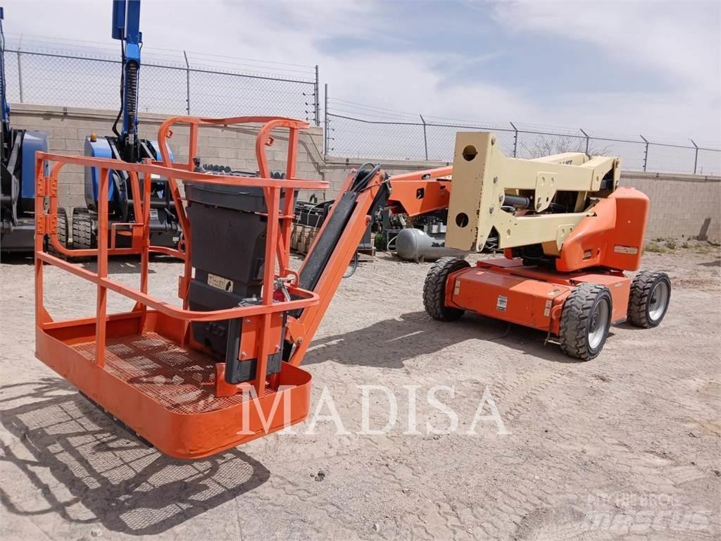 JLG E450AJ Körüklü personel platformları