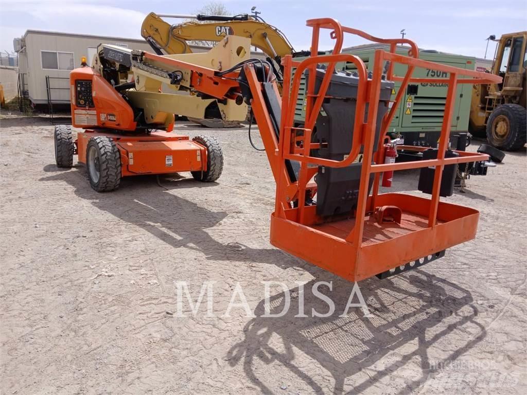 JLG E450AJ Körüklü personel platformları