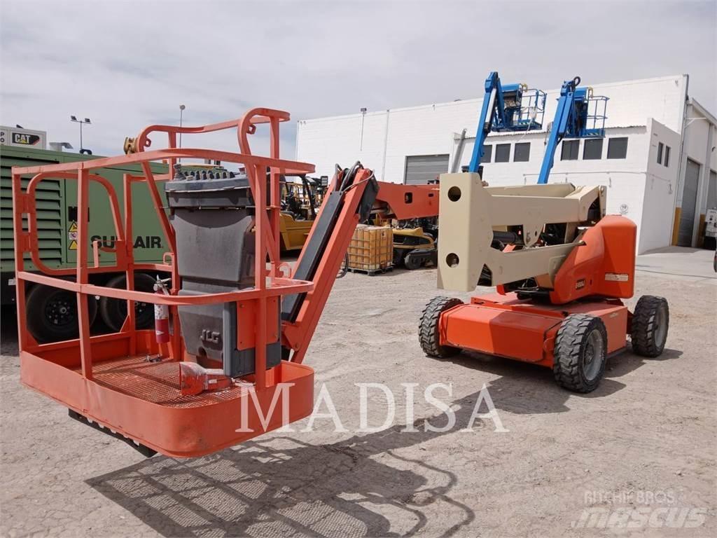 JLG E450AJ Körüklü personel platformları