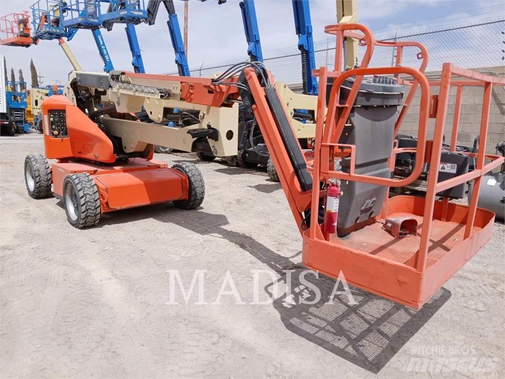 JLG E450AJ Körüklü personel platformları