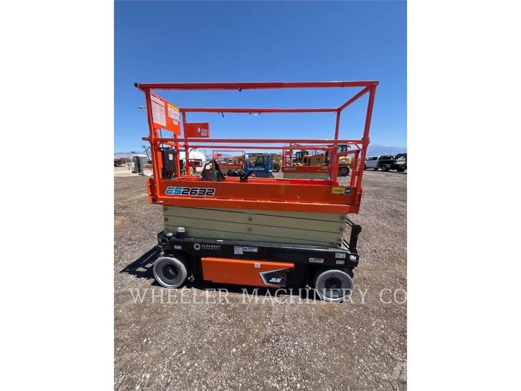 JLG ES2632 Makasli platformlar