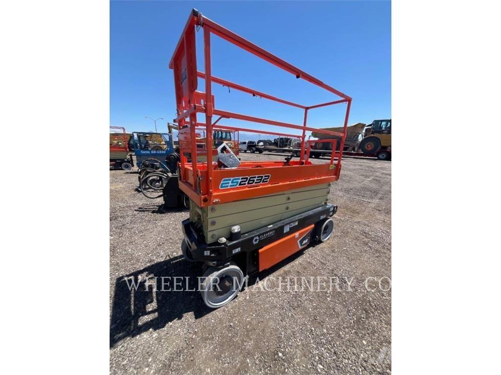 JLG ES2632 Makasli platformlar