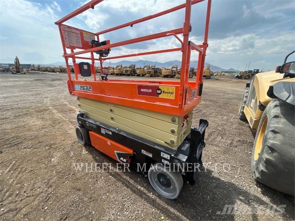 JLG ES2632 Makasli platformlar