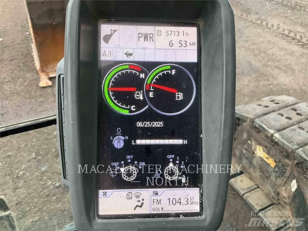 John Deere 210G Paletli ekskavatörler