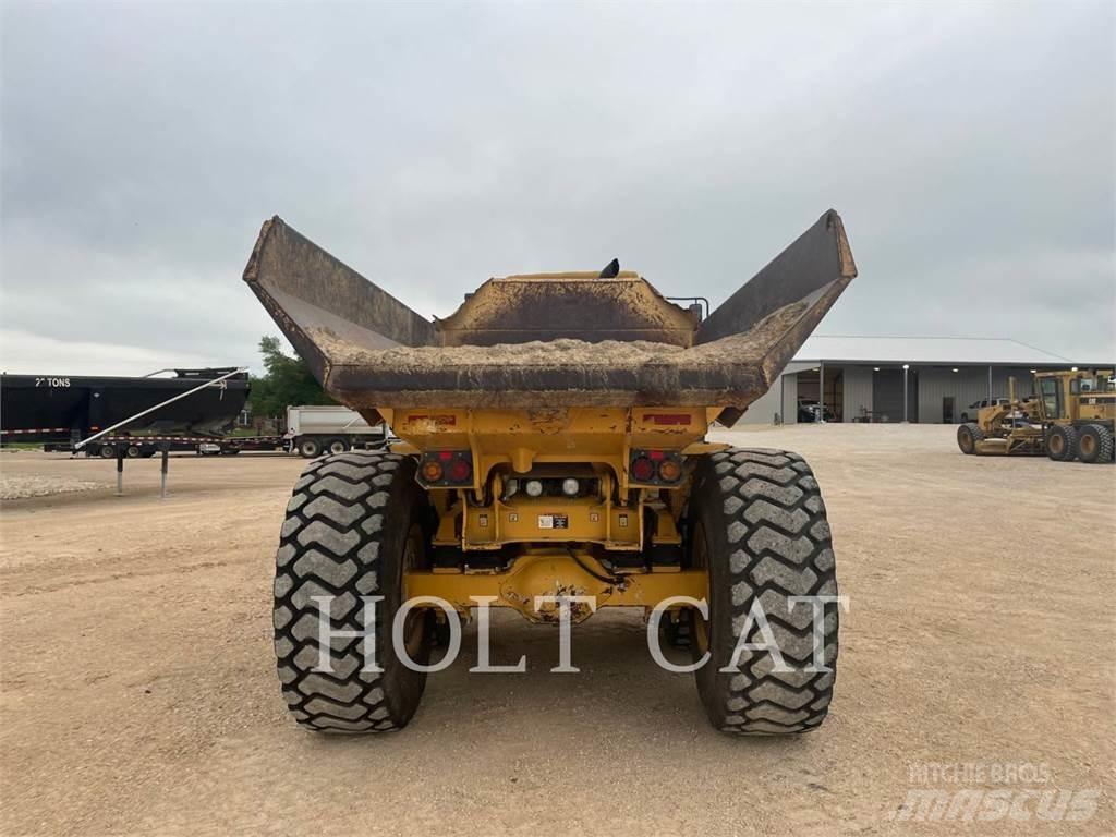 John Deere 250D Belden kirma kaya kamyonu