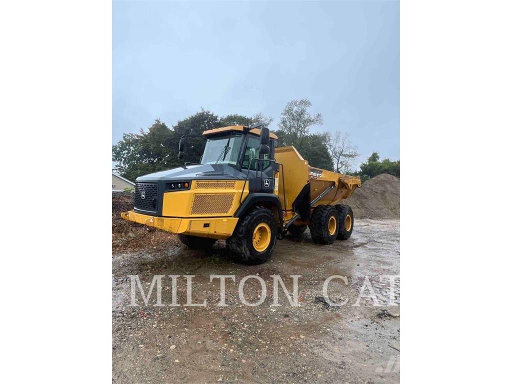 John Deere 260E Belden kirma kaya kamyonu