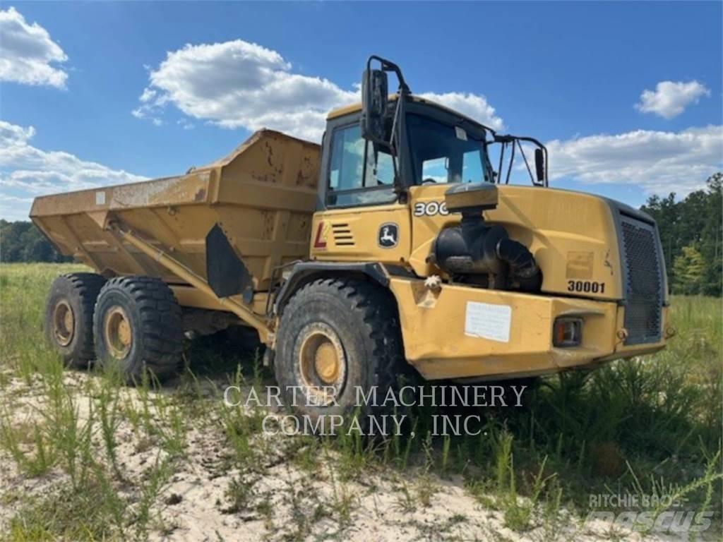 John Deere 300D Belden kirma kaya kamyonu