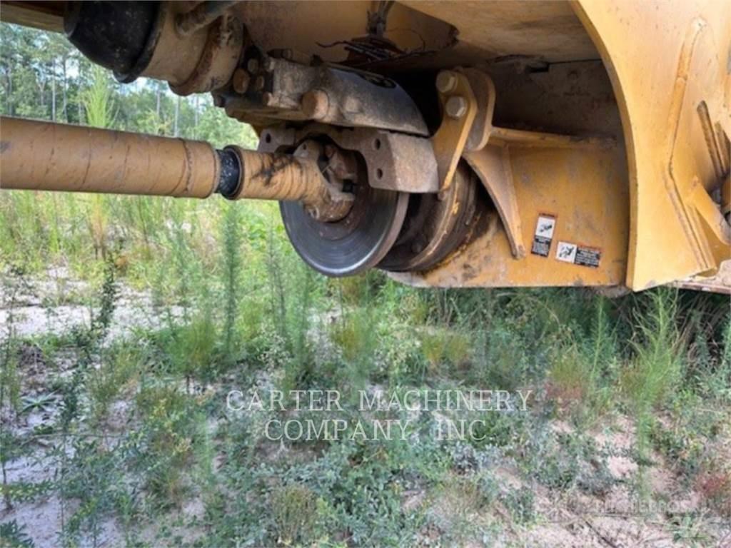 John Deere 300D Belden kirma kaya kamyonu