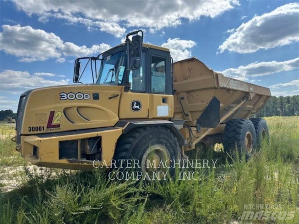 John Deere 300D Belden kirma kaya kamyonu