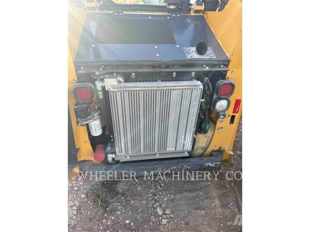 John Deere 318G Skid steer loderler