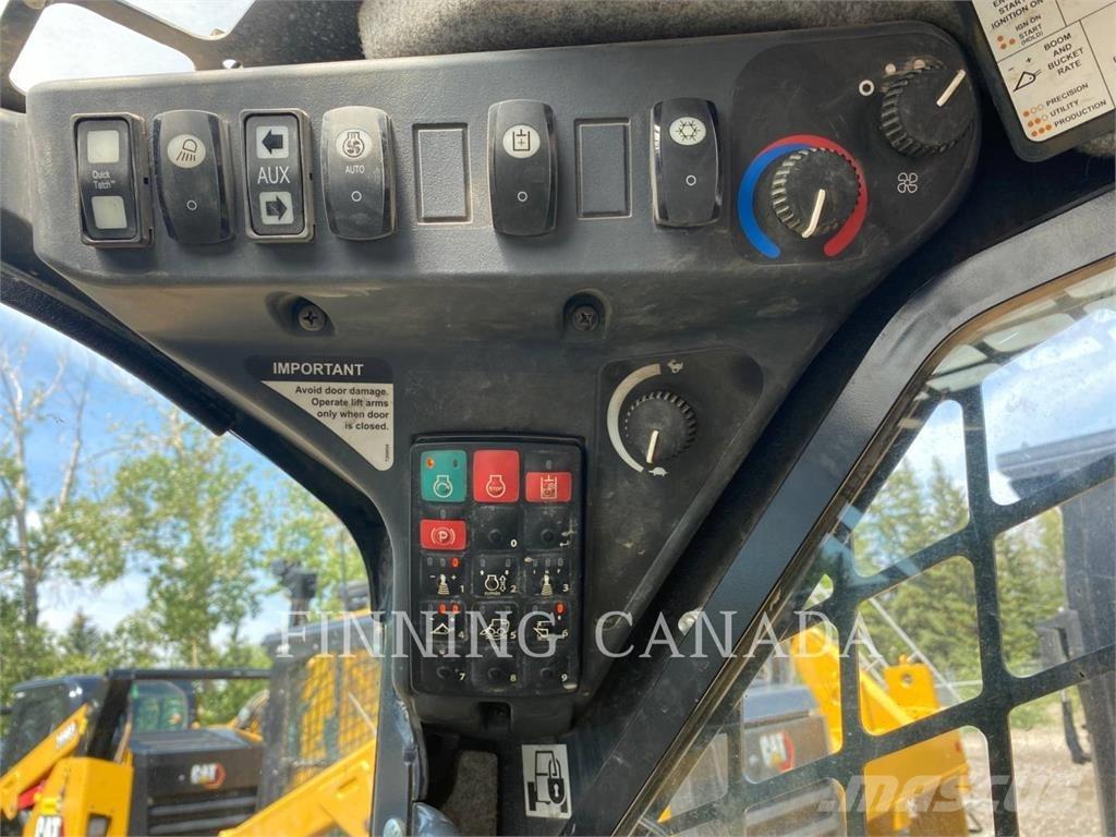 John Deere 325G Paletli yükleyiciler