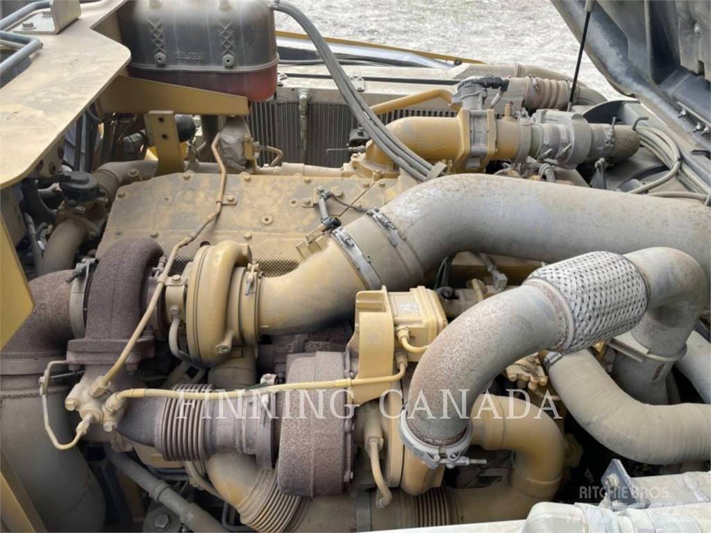 John Deere 410E Belden kirma kaya kamyonu