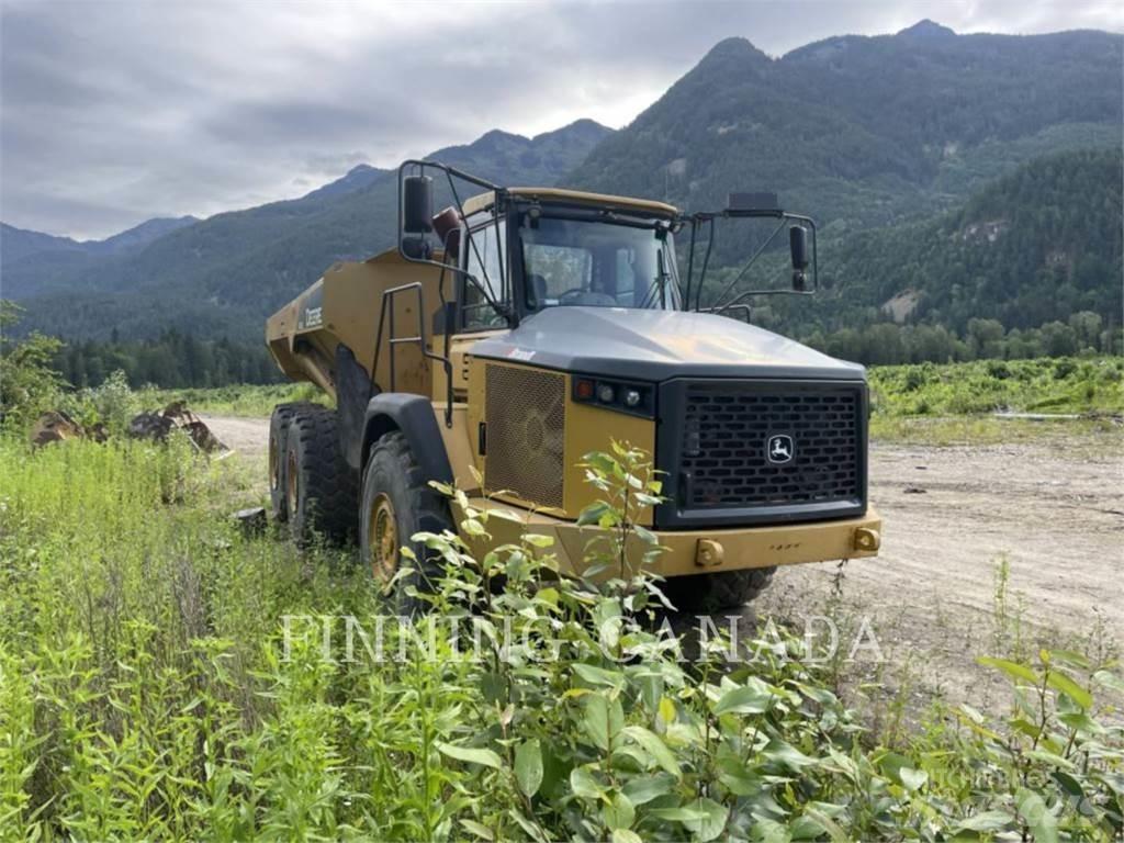 John Deere 410E Belden kirma kaya kamyonu