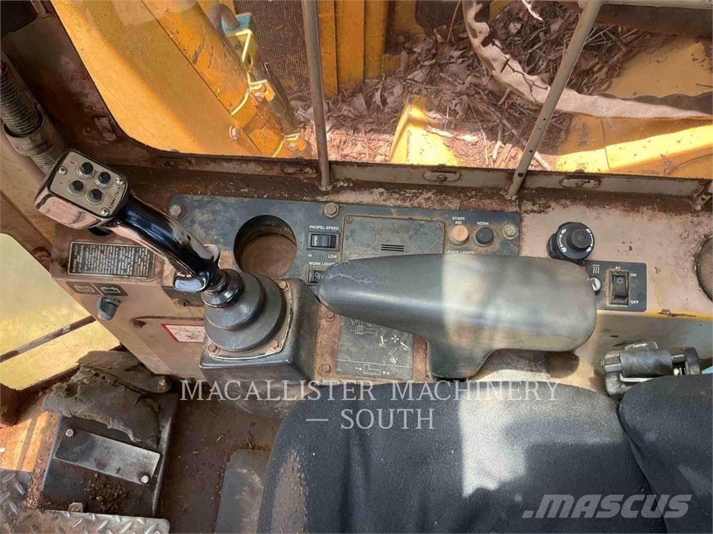 John Deere 653E Ağaç kesici istifleyiciler