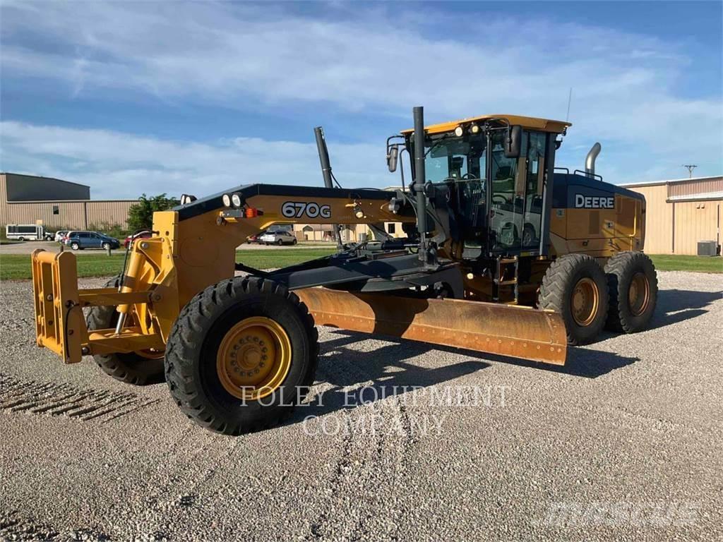 John Deere 670G Greyderler