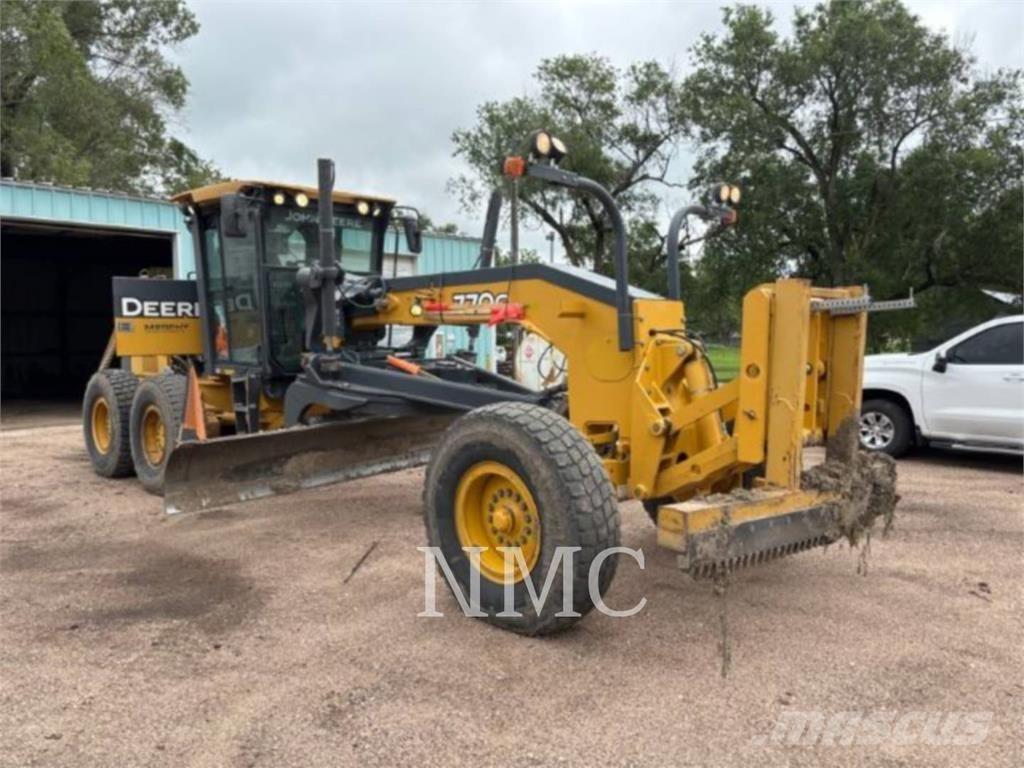 John Deere 770G Greyderler