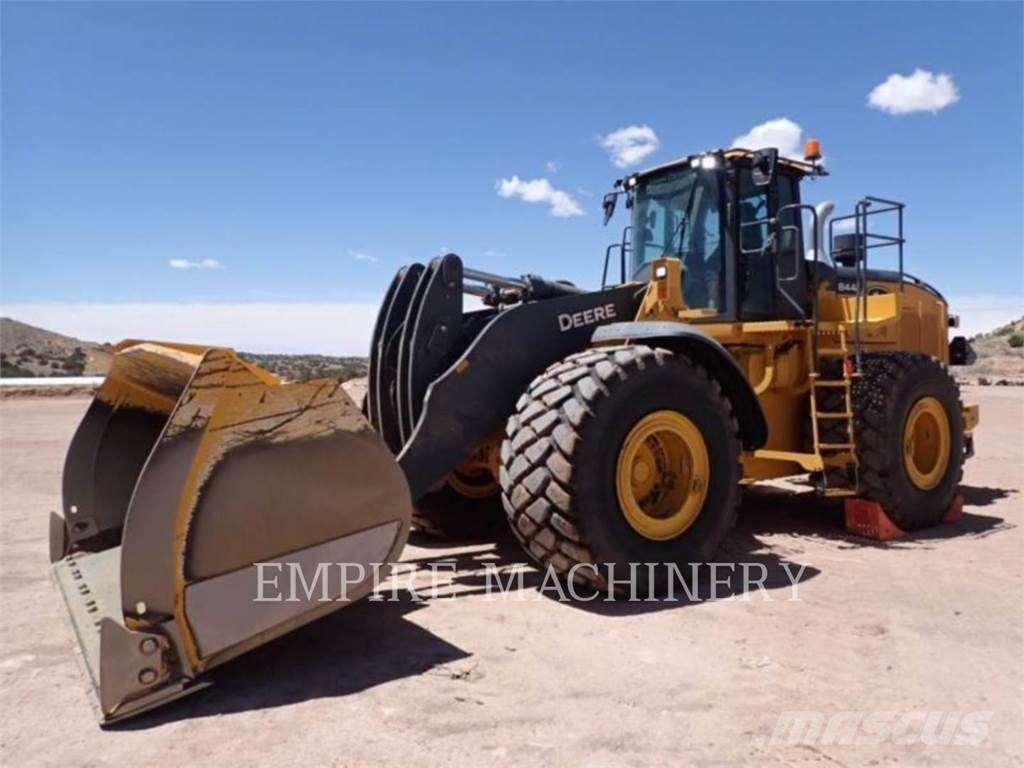 John Deere 844P Tekerlekli yükleyiciler