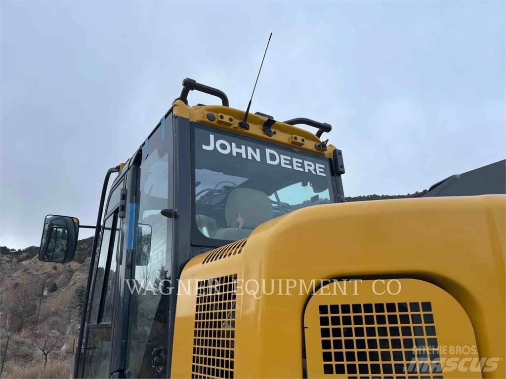 John Deere & CO. 135G Paletli ekskavatörler