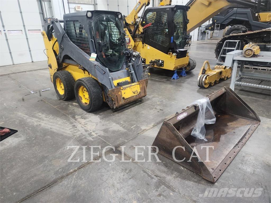 John Deere & CO. 318G Skid steer loderler