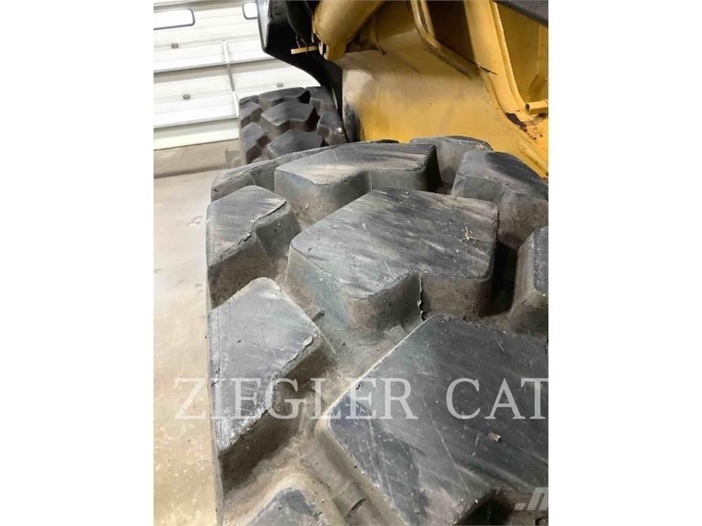 John Deere & CO. 320D Skid steer loderler