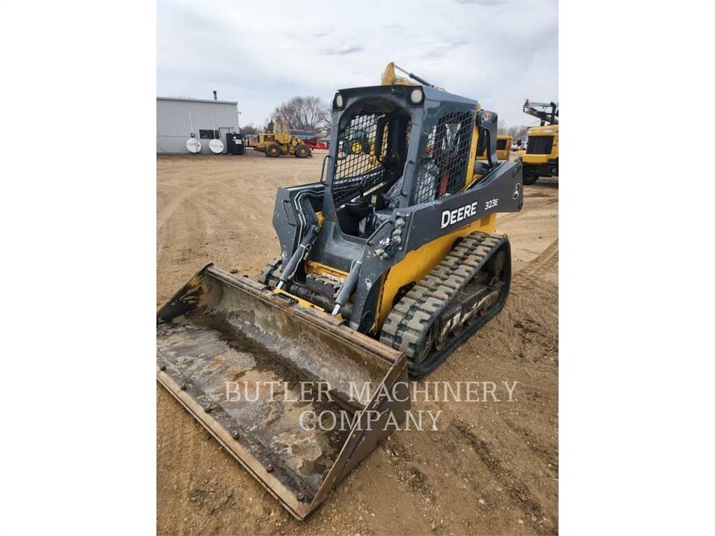 John Deere & CO. 323E Paletli yükleyiciler