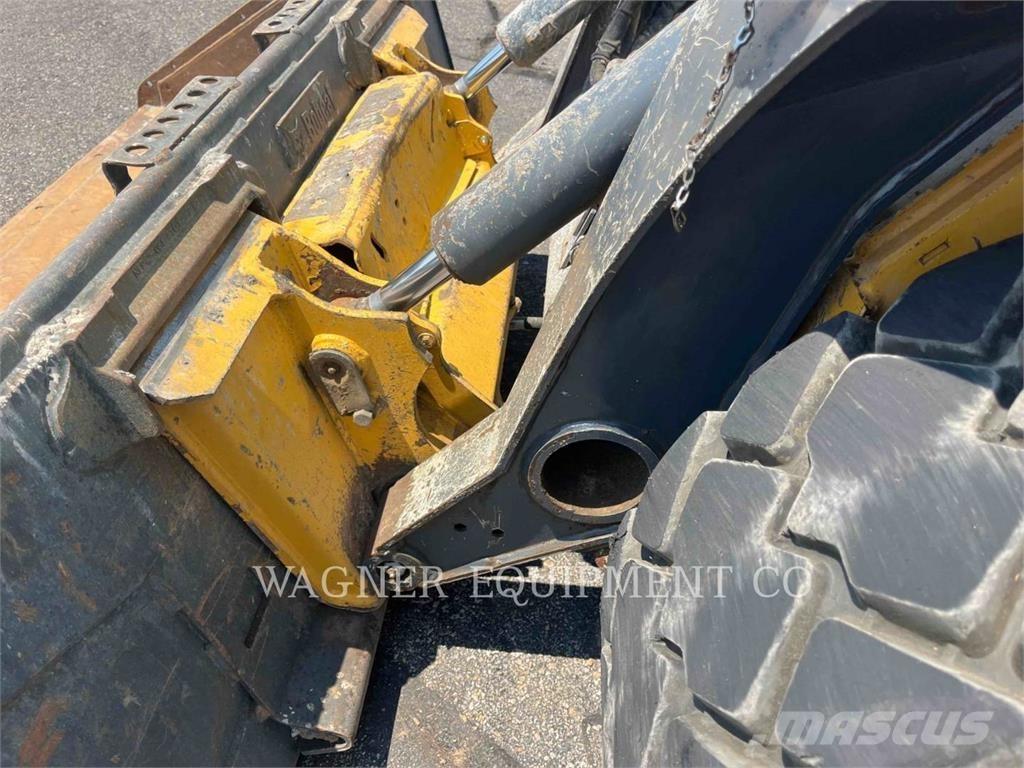 John Deere & CO. 324G Skid steer loderler