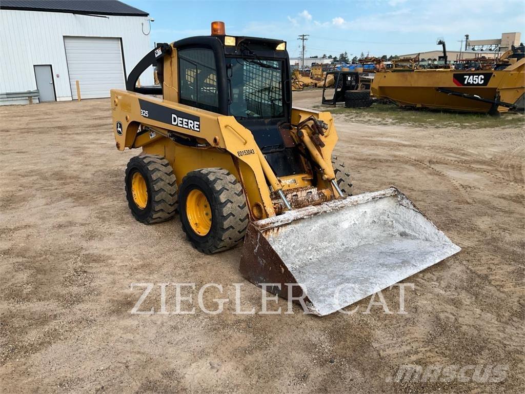 John Deere & CO. 325 Skid steer loderler