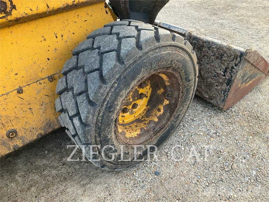 John Deere & CO. 330G Paletli yükleyiciler
