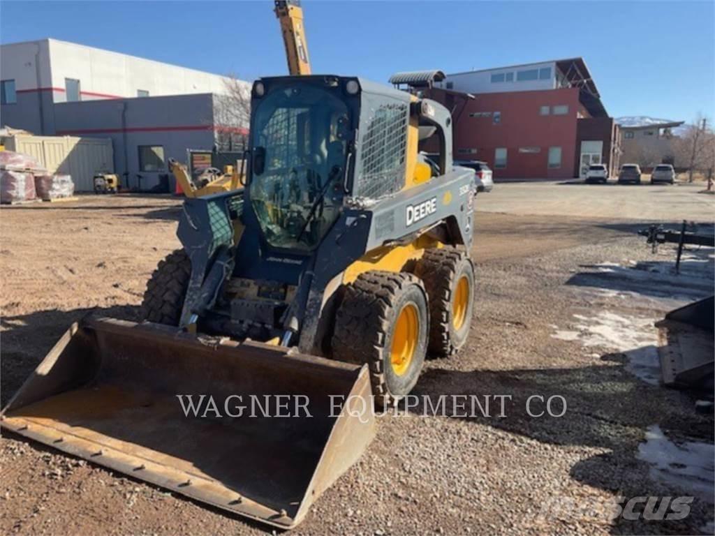 John Deere & CO. 332E Skid steer loderler
