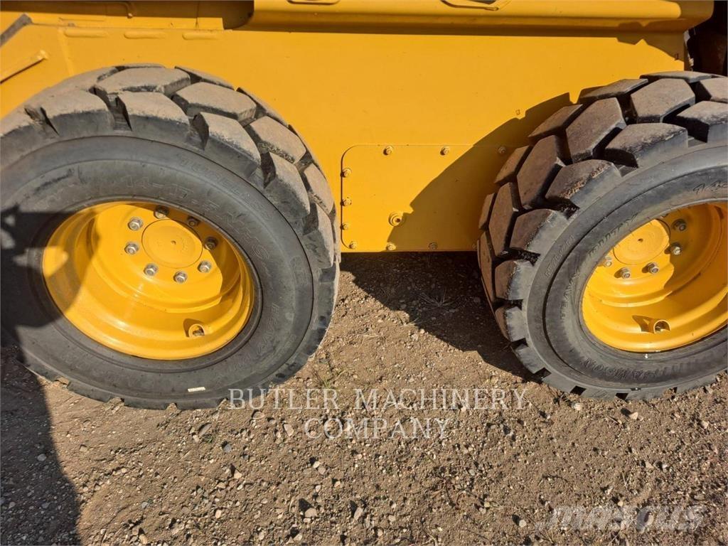 John Deere & CO. 332G Skid steer loderler