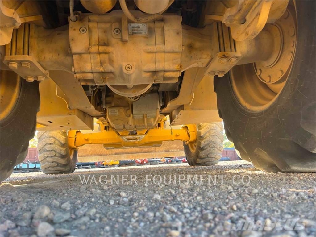 John Deere & CO. 410K TC Kazıcı yükleyiciler - beko loder