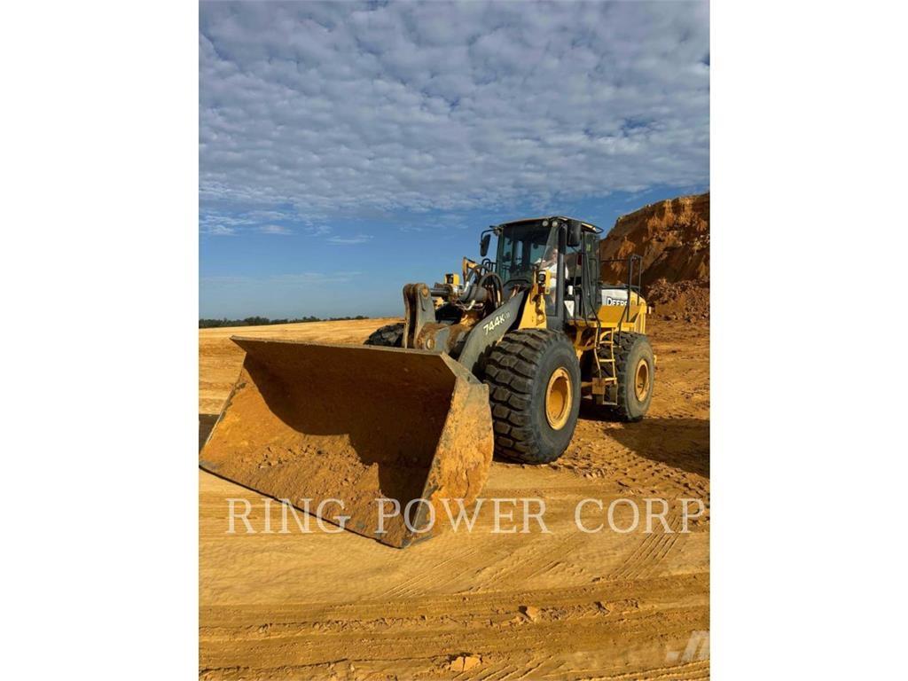 John Deere & CO. 744K Tekerlekli yükleyiciler