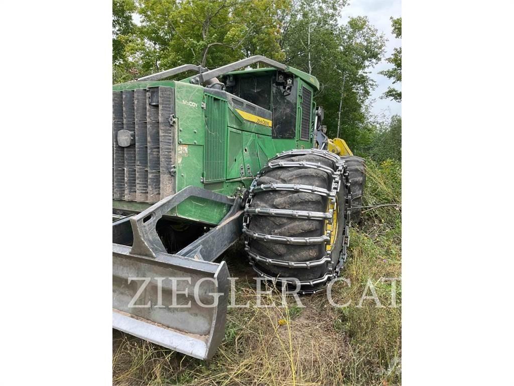 John Deere & CO. 748L Orman traktörleri