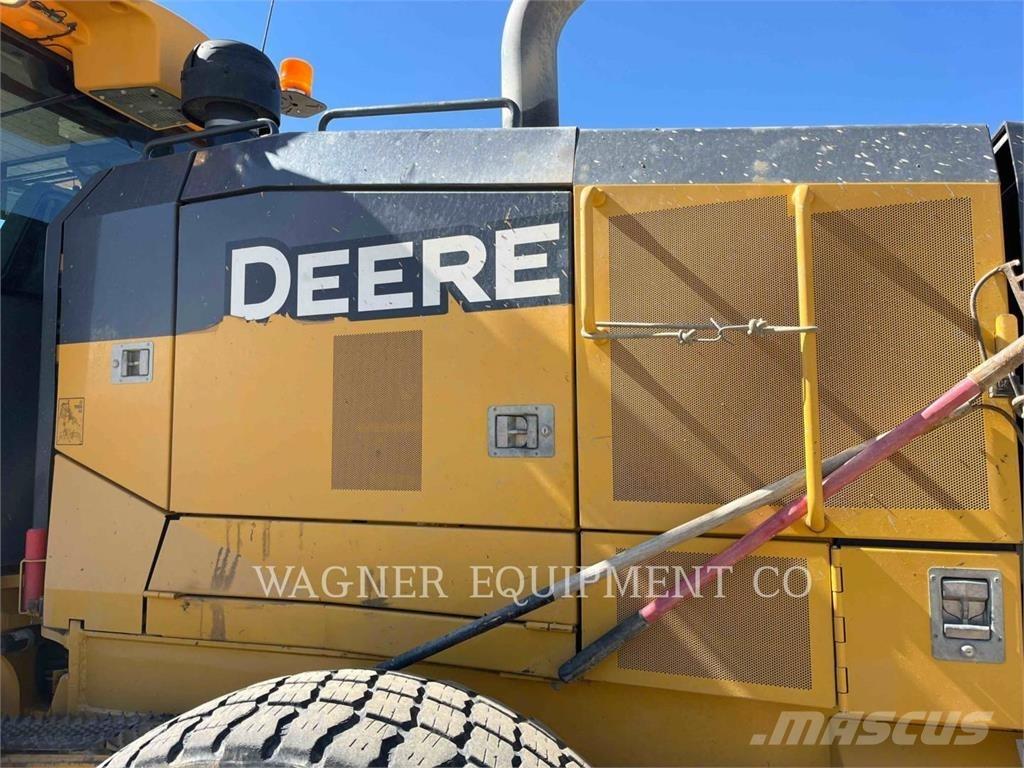 John Deere & CO. 772G AWD Greyderler