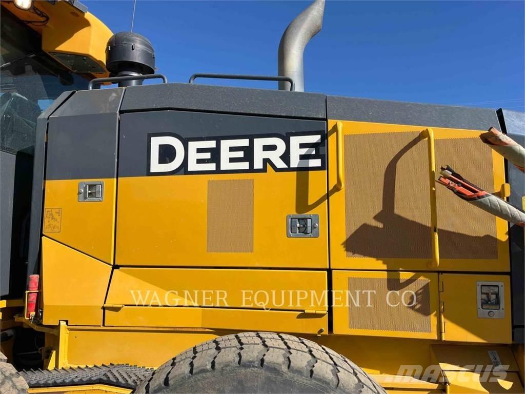 John Deere & CO. 772G AWD Greyderler