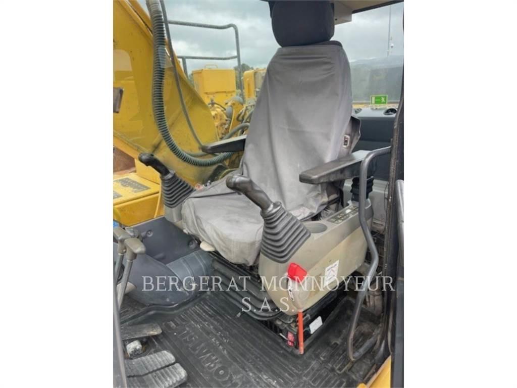 Komatsu HB215 Paletli ekskavatörler