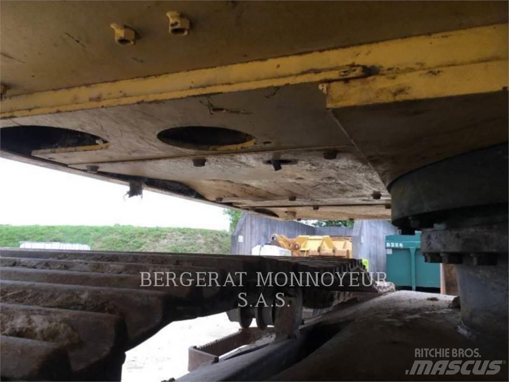 Komatsu HB215LC Paletli ekskavatörler